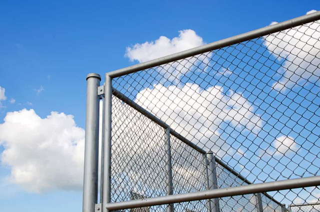 Galvanized Steel Weave Wire Mesh Durable Security Chain Link Fence 