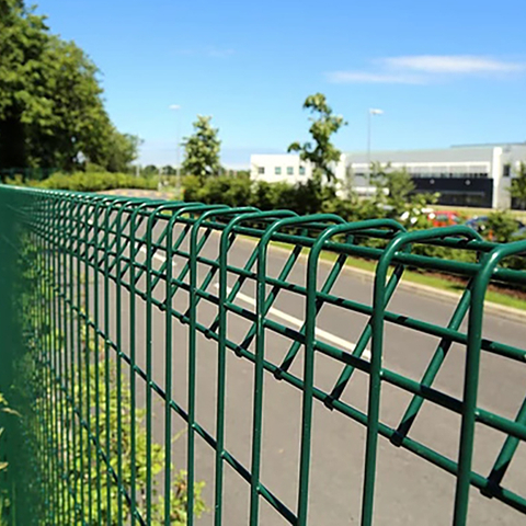 Durable Roll Top Panel System for Highway Safety Barriers