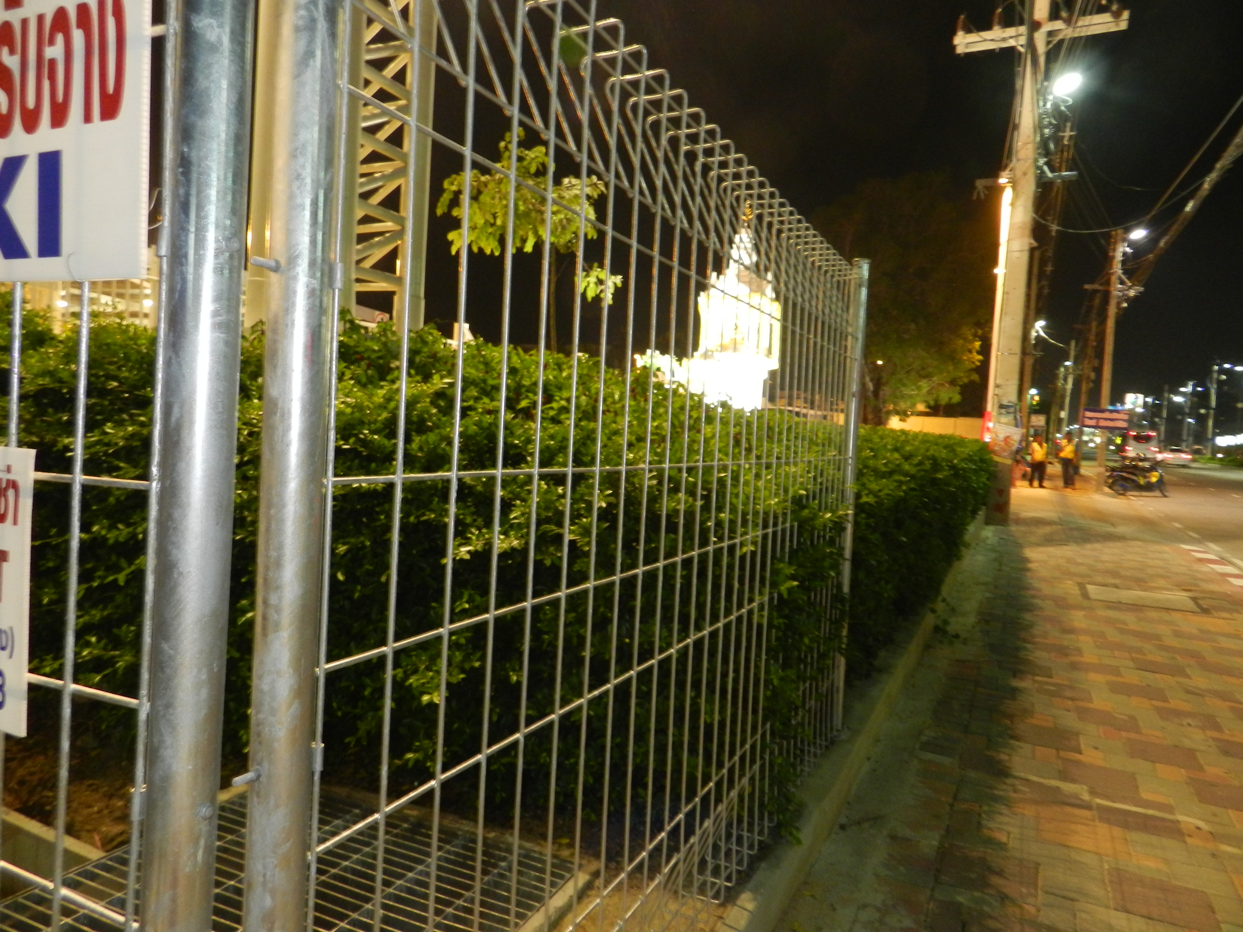 round post of welded Roll Top Panel